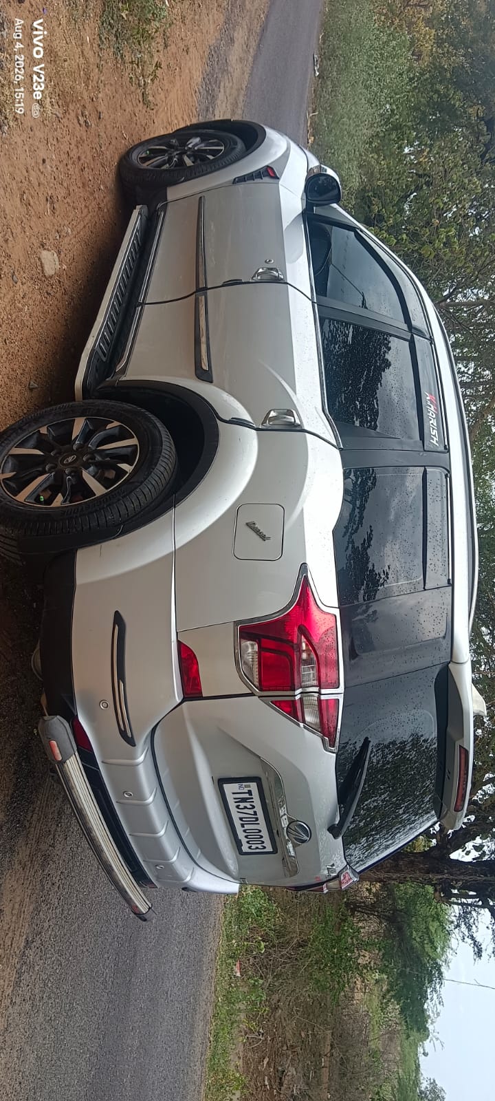 Mahindra XUV500 - Image 7